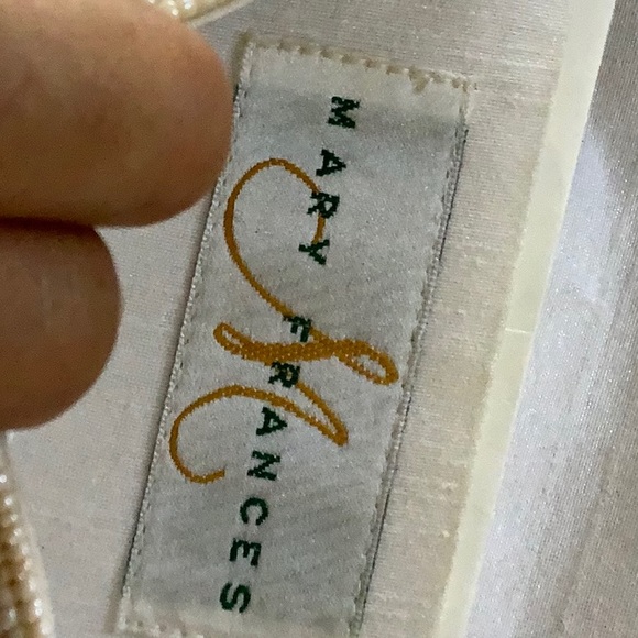 Mary Frances authentic and unique handbag color pearl - Picture 6 of 11